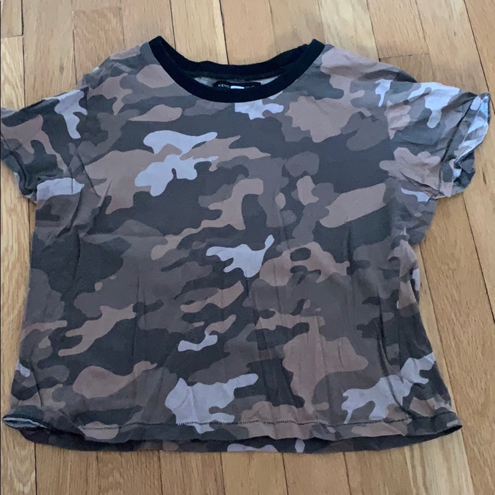 super cute camo tee